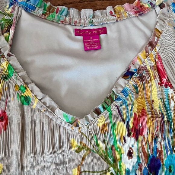 Sunny Leigh Floral Dress - Picture 4 of 9